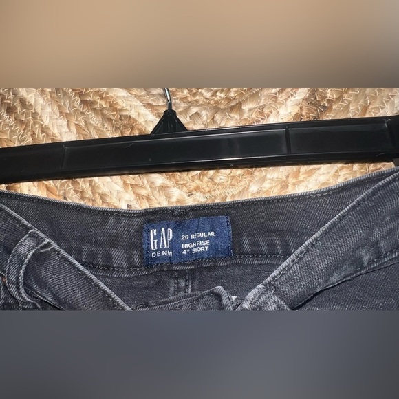 Gap Women's Black High Rise 4" Denim Shorts, Size 26 Regular - Picture 3 of 8